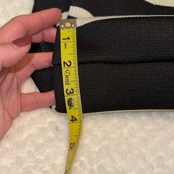 🖤 NWOT Black & Cream Knit Mini Tote Bag - Picture 4 of 9